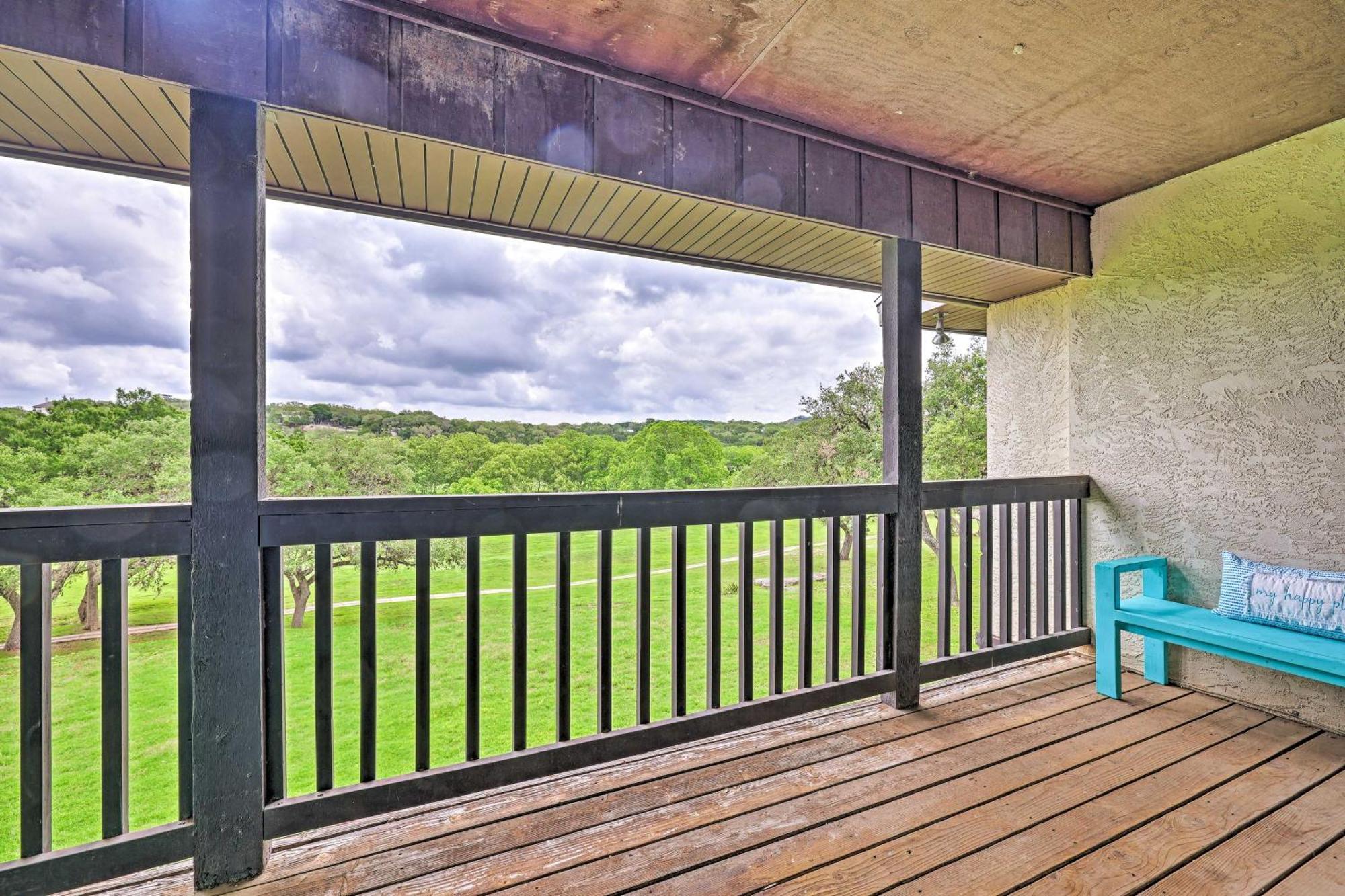 Modern Lakeside Golf Course Retreat With Deck! Canyon Lake Eksteriør bilde
