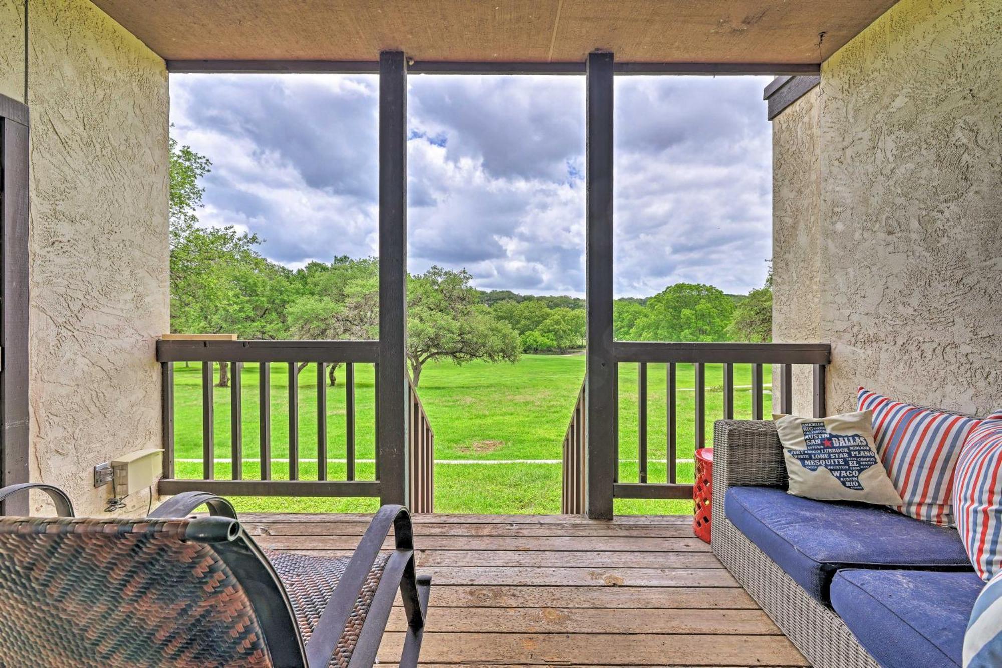 Modern Lakeside Golf Course Retreat With Deck! Canyon Lake Eksteriør bilde